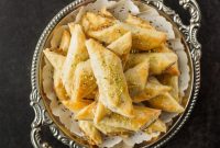 Crispy Baklava Rolls Recipe with Honey and Pistachios
