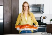 Wild vs Farmed Salmon: Key Differences in Taste, Nutrition & Safety