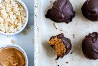 Vegan No-Bake Chocolate Peanut Butter Krispie Balls