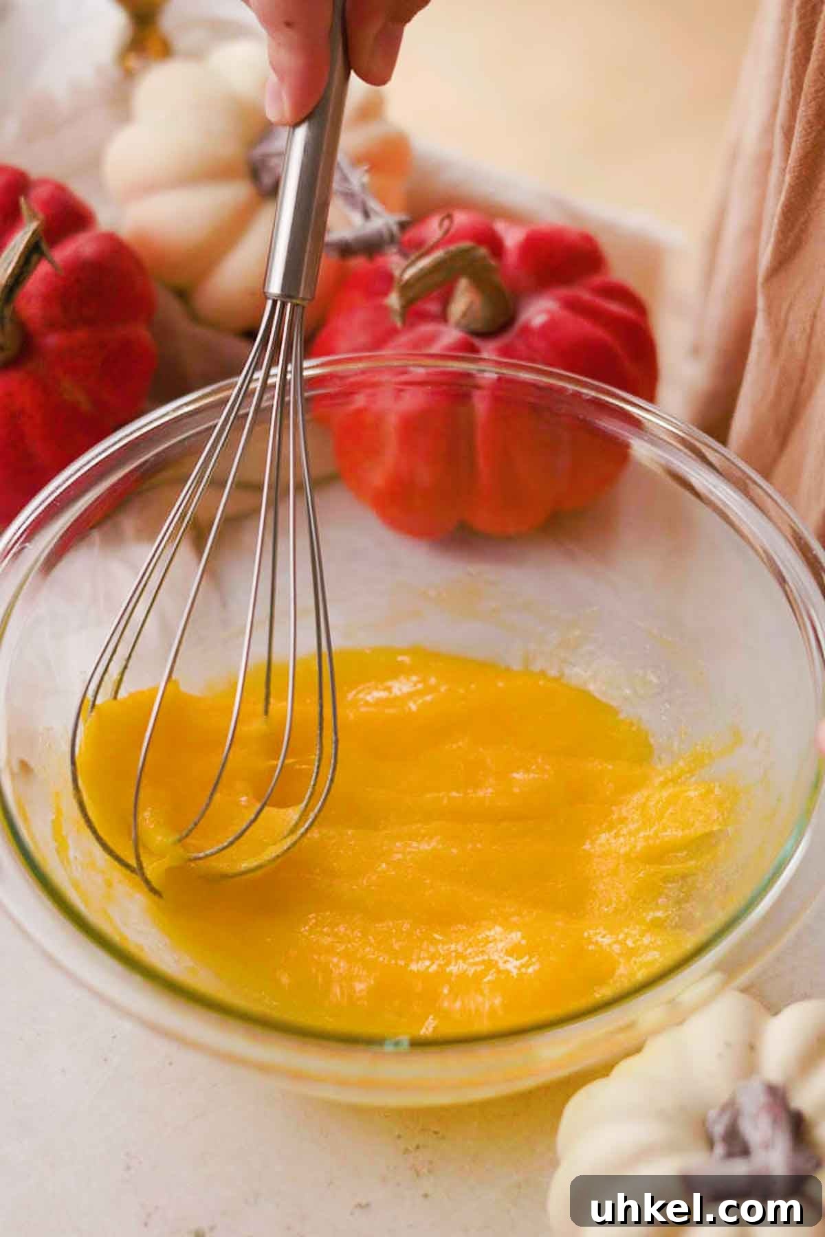 Pumpkin Tiramisu Recipe: Creamy Autumn Dessert with Mascarpone 5 whisk eggs and sugar
