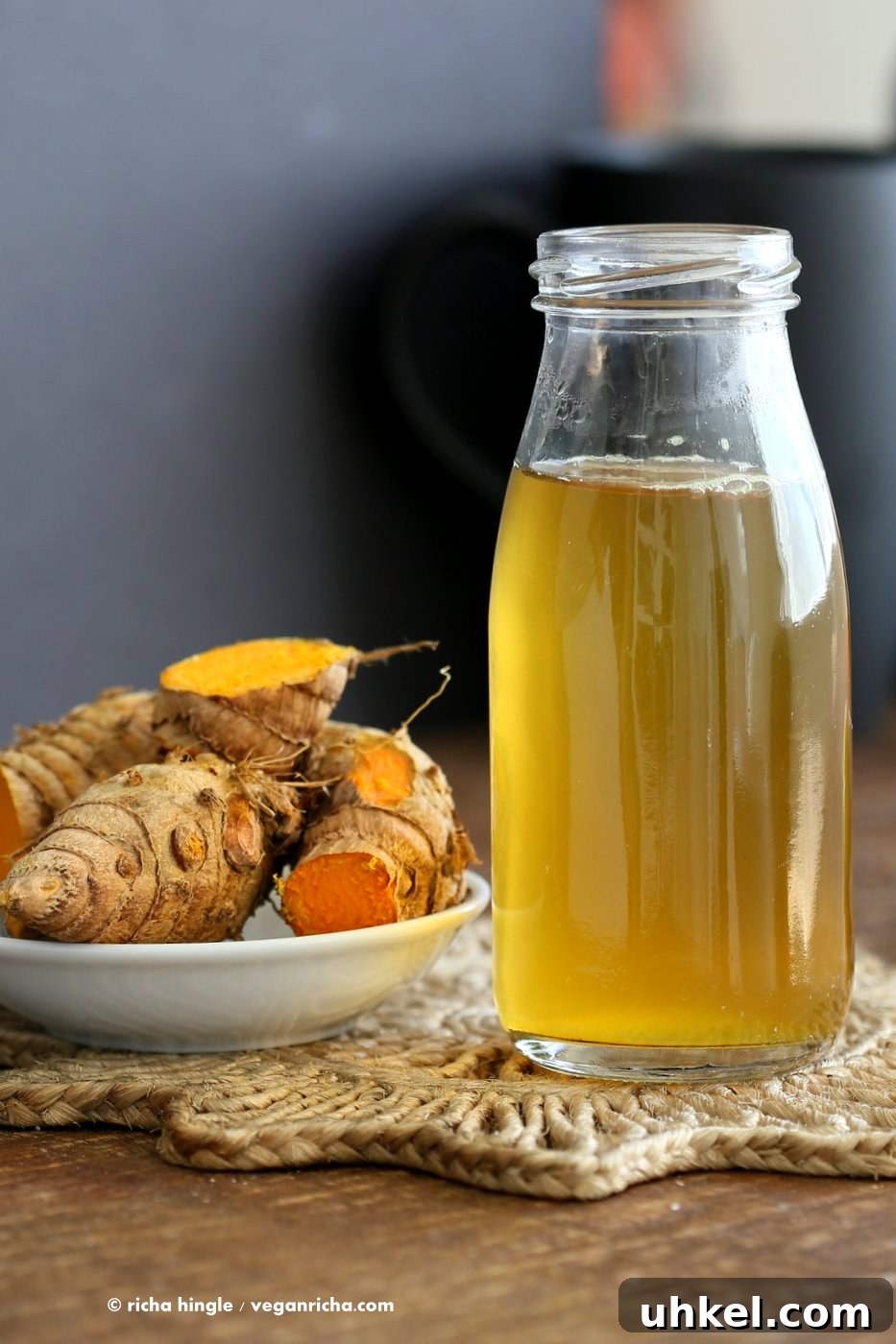 Ginger and Turmeric Root Tea Benefits, Recipe & Brewing Tips 4 Ginger Turmeric Root Tea. Fresh Turmeric Root and ginger simmered with black pepper. Add sweetener of choice. Serve hot or chilled. Vegan Gluten-free Recipe | VeganRicha.com