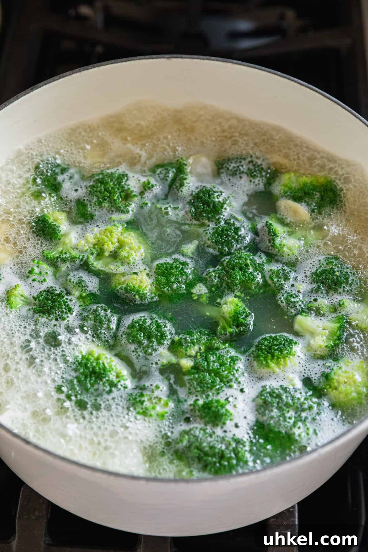 Olive Garden Chicken and Broccoli Copycat Recipe 6 Cooking pasta and broccoli together.