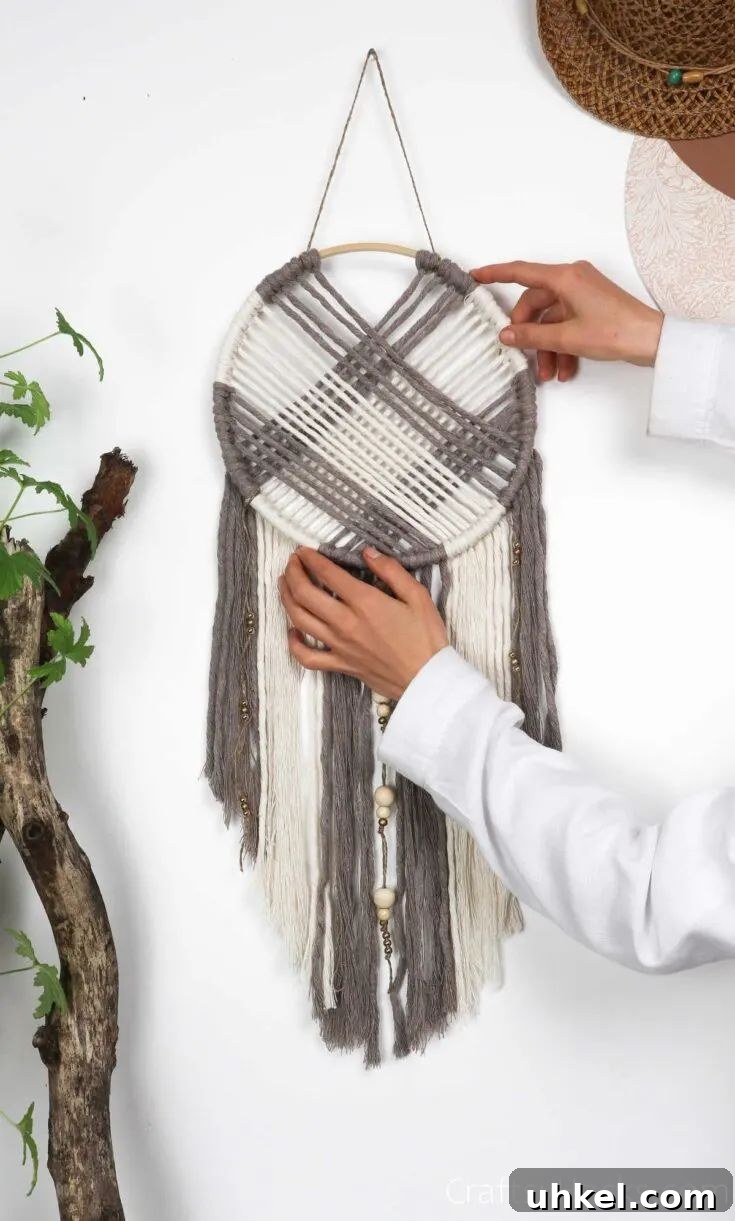 31 Cozy Winter Home Decor Ideas to Refresh Every Room 3 dreamcatcher
