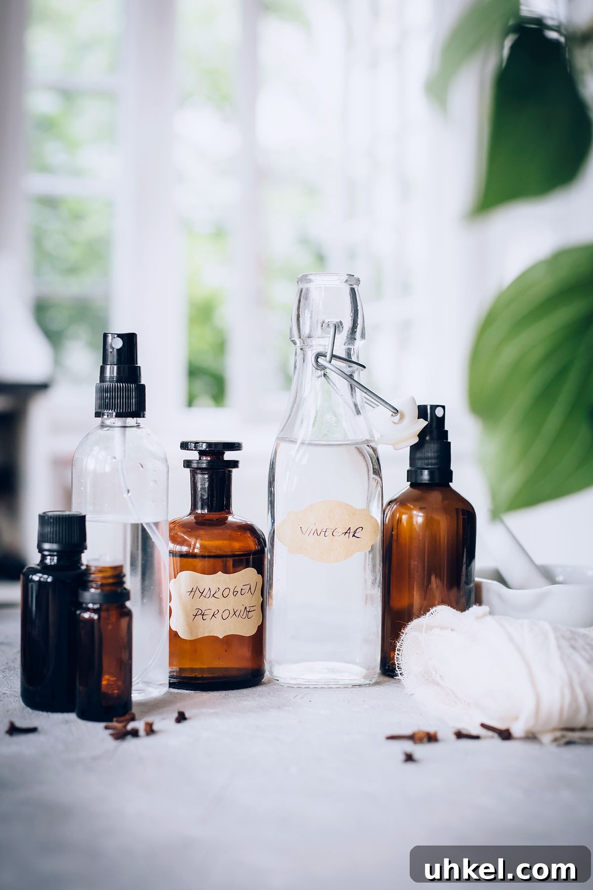 DIY All-Purpose Cleaner with Vinegar and Hydrogen Peroxide 2 Hydrogen and Vinegar DIY All Purpose Cleaning Spray