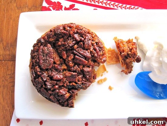 Pecan pie with Cream Pecan pie with Cream