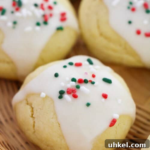A close up on the Italian Knot Cookies.