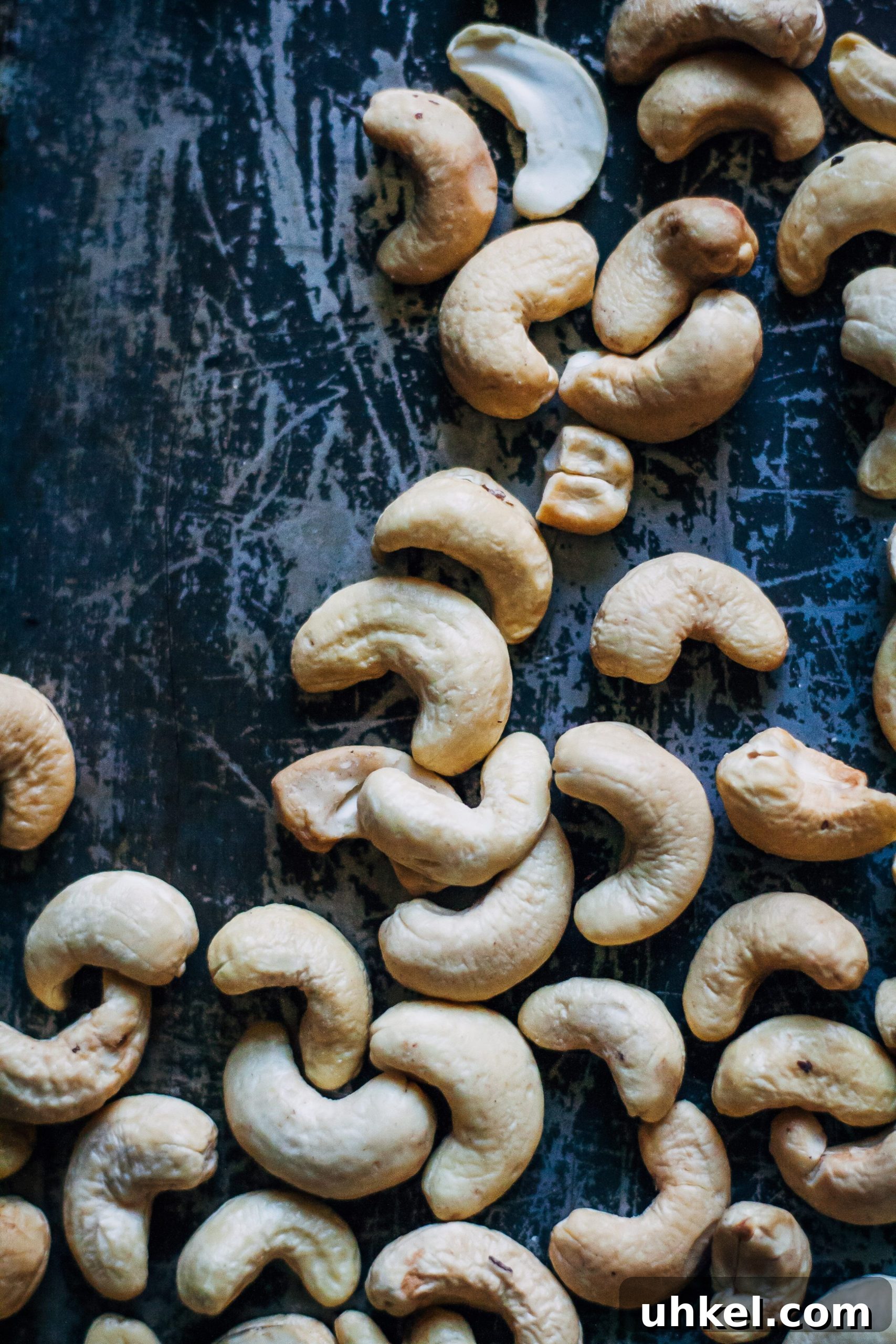 Creamy Vanilla Cashew Butter Recipe for Smooth Homemade Spread 4 Vanilla Cashew Butter | Well and Full | #vegan #cashew #butter