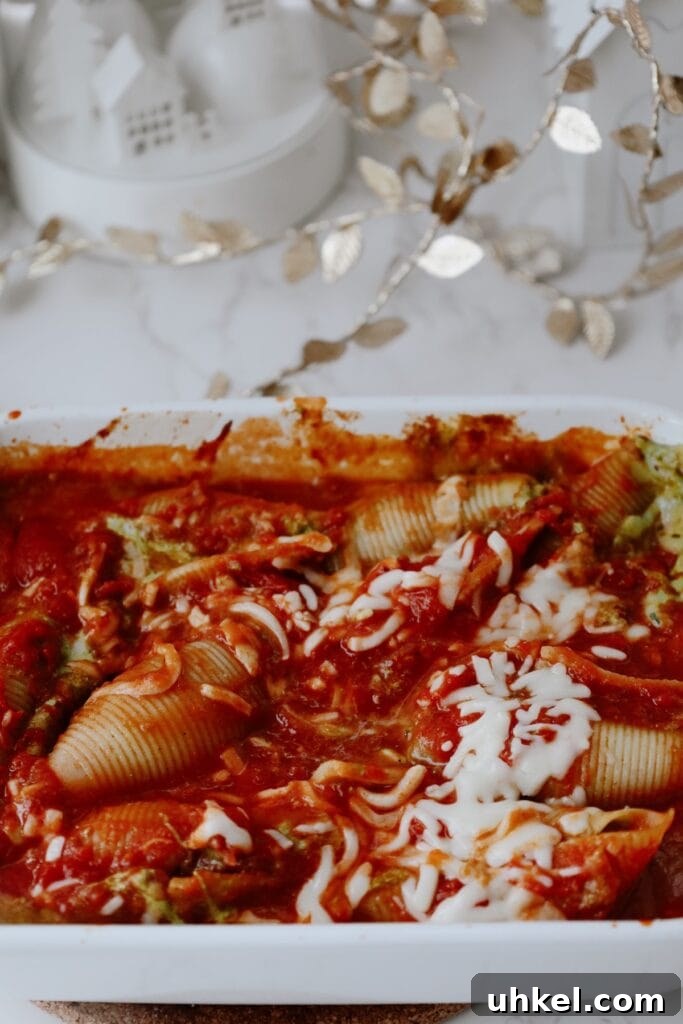 Creamy Cottage Cheese Stuffed Pasta Shells 4 stuffed pasta shells with cottage cheese
