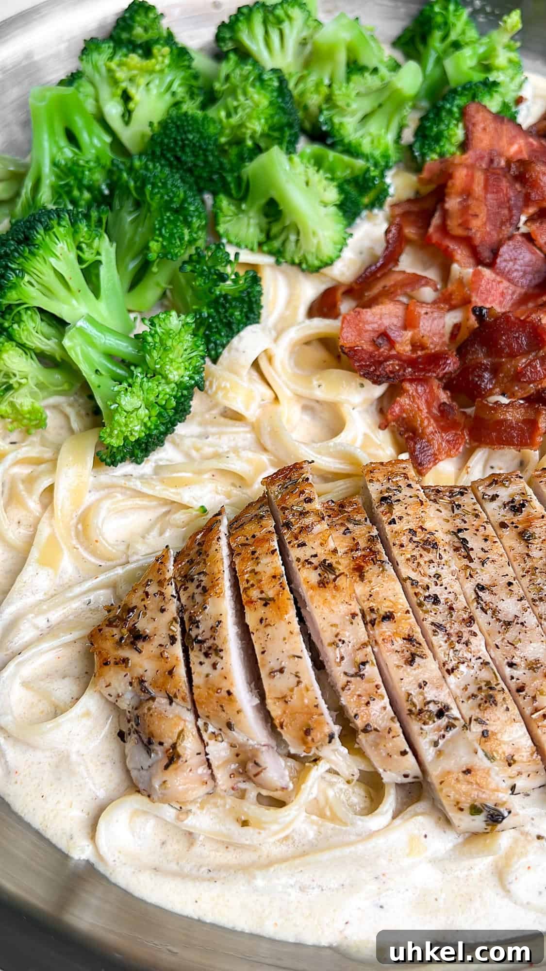 Creamy Chicken, Bacon and Broccoli Alfredo 7 chicken fettuccini alfredo