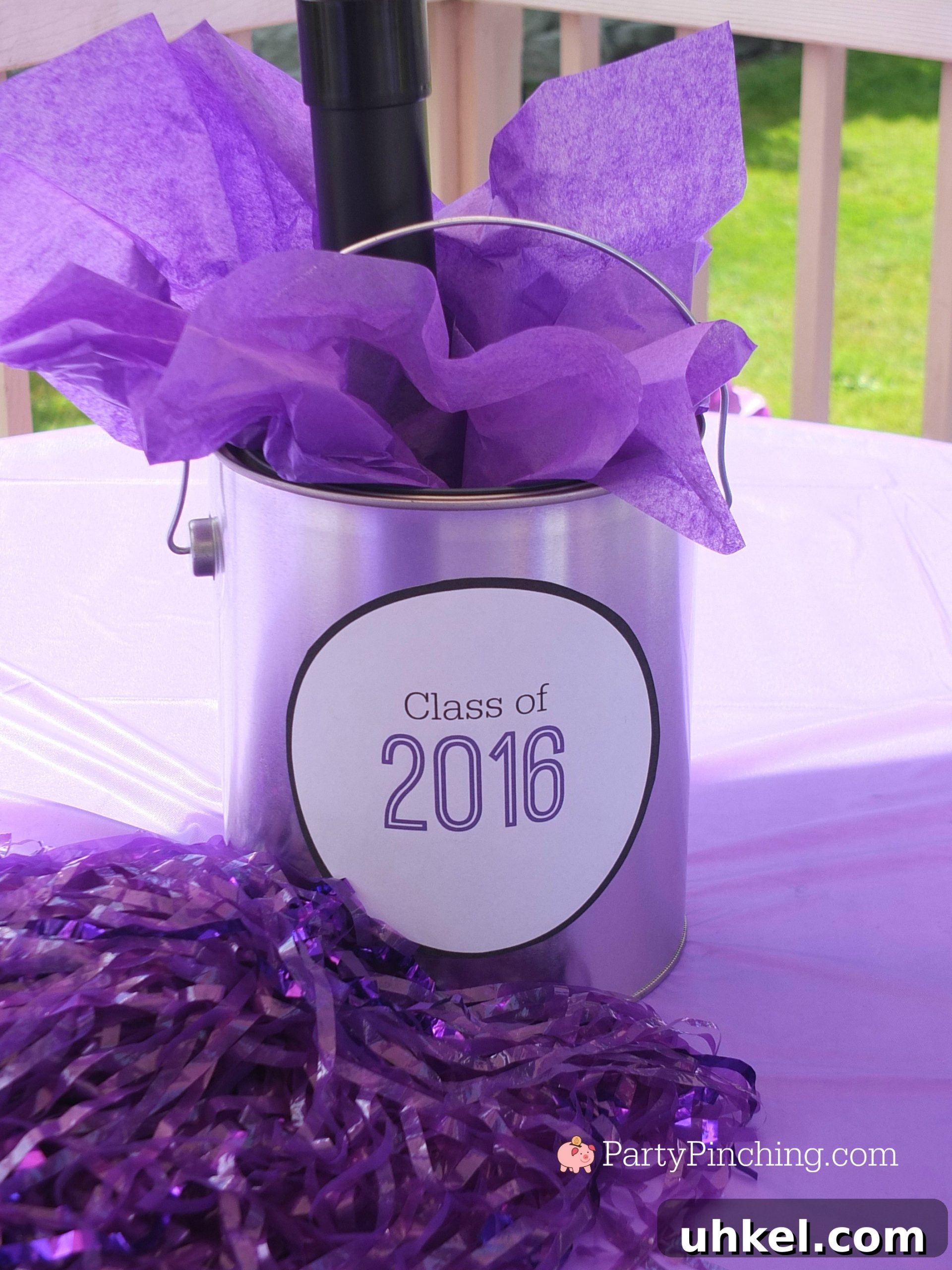 Art-Themed Graduation Party Ideas and Decor 18 graduation centerpiece and collage